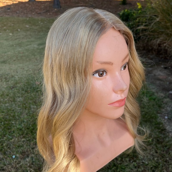Lace top ash blonde kosher human hair wig - Picture 2 of 8